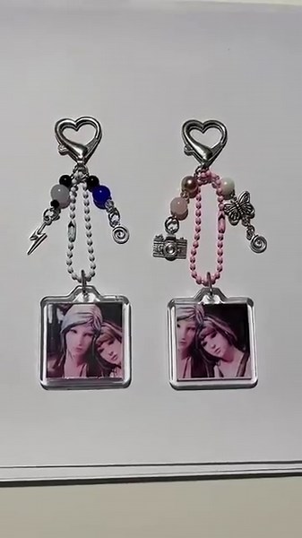 Life is Strange Matching Keychains Charms: Max and Chloe Friendship Keychains Lis - Etsy