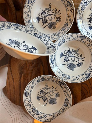 Vintage Royal China Blue Onion Rim Bowl in the "doorn" Pattern - Etsy
