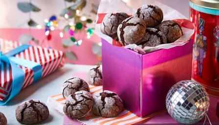 Christmas crinkle cookies recipe