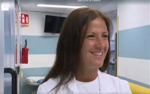 🌞 Estate significa più tempo all’aperto… ma anche più attenzioni da avere per la salute dei bambini. Nel servizio del Tgr Liguria, la dottoressa Ilaria Negro del Pronto Soccorso Gaslini racconta le problematiche che vede più spesso in questa stagione tra cui infezioni gastrointestinali e respiratorie, spesso di origine virale, traumi dovuti al gioco all’aperto, ustioni da sole e colpi di calore. Il consiglio? ⚠️ Massima attenzione e prevenzione: i bambini sono imprevedibili e serve sempre prude