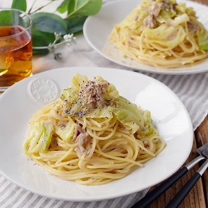 ワンパンで作る。ツナとキャベツのコンソメパスタ - macaroni