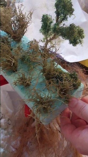 Modeling Realistic Bushes - Quick instructions for field scenery for diorama, railway, or wargaming.