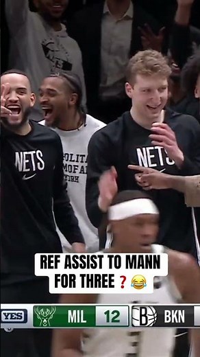 Funny moment the ball bounces off the ref’s heel and straight to Terance Mann for the three 😂