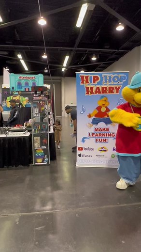 Exploring DesignerCon with Hip Hop Harry and Toygami