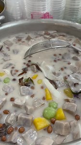 Bếp e còn ✅CHÈ BA BA ( Chè Thưng Miền Tây ) 💰1p nhỏ: 18k—22k💰1tui/ 500g/40k 💰1kg/80k Topping : sợi dừa non, nấm mèo , khoai Lang , Khoai Dẻo, Khoai Mì , đậu phộng, khoai môn, nước cốt dừa nấu chung siêu béo 😁 Tất nhiên là chè bên e sẽ ko ngọt quá , nhưng lại béo lắm 😋 | Bếp cô ba