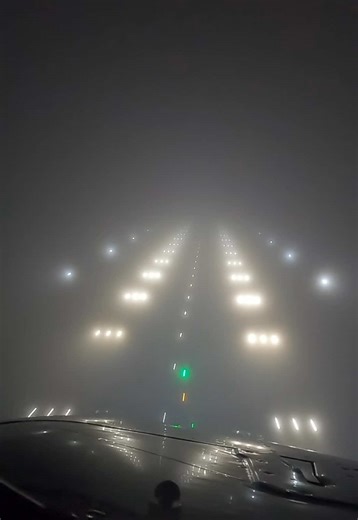 Explore A330neo Cockpit Perspective in Frankfurt