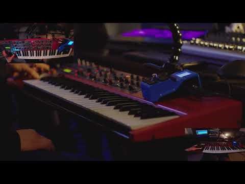 Nord Lead 3 + ZoomCDR70plus + Behringer t1952