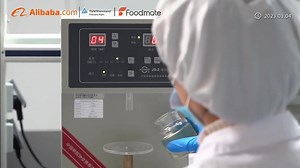 📣🎬 【Foodmate Factory Video is freshly released!】 We are thrilled to share with you our latest factory video 🎥 which was filmed in cooperation with Alibaba. At Foodmate, we take pride in using the most advanced production equipment and technology 🤖 to ensure the highest quality standards. From raw material procurement to finished product packaging, every step of the process is meticulously tested and controlled 🧪. We are committed to delivering the best possible products and services to the 