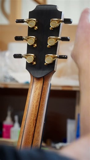 Installing Gotoh 510 Tuners Lowden Guitars #acousticguitar #luthier #guitar #lowdenguitars