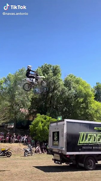 Motocross Stunt Show: Thrills and High Jumps