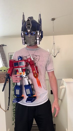 Optimus primal vs optimus prime #transformers #optimusprime #robot #riseofthebeasts #robosenoptimusprime