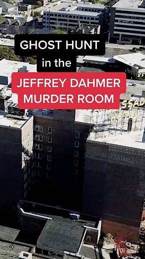 This place is NO JOKE 😳 #jeffreydahmer #dahmer #truecrime #paranormal #murder #murdertok #crimetok #haunted #hauntedtiktok #ghost #scary #creepy #horror #serialkiller #hotel #wisconsin #milwaukee