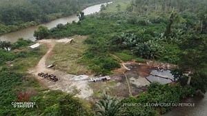 44K views · 305 reactions | Au Gabon, des activistes traquent les #pollutions du pétrolier #Perenco. Avec son drone, Bernard filme ce qu’il considère comme une "dépollution sommaire".  La fin des rois du #pétrole ?  Ce soir à 23h sur France 2 | Complément d’enquête | Facebook