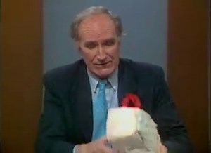 #Onthisday 1989: Newsnight's Peter Snow showed off an amazing souvenir from the Berlin Wall, a day after it started to come down. Explore the Berlin Wall story from the beginning in this BBC Archive collection https://www.bbc.co.uk/archive/the-berlin-wall/zdphd6f | BBC Archive