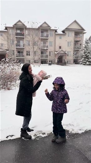 Snowflakes and sibling love — big Sister’s first winter lesson ❄️💖#kid #kidsvideo #kidsfun