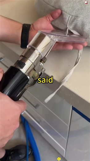 Sister Slaps Me at the Airport: A Reddit Tale