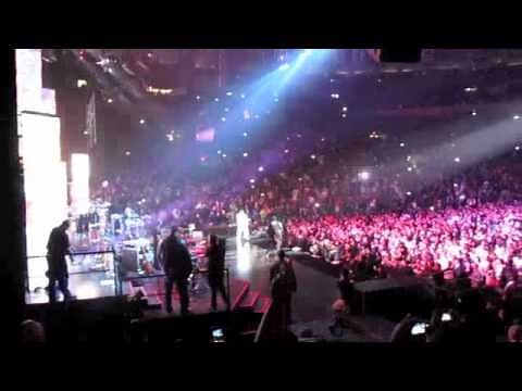 Lil' Wayne and Drake jump on stage at Jay-Z's BP3 Concert