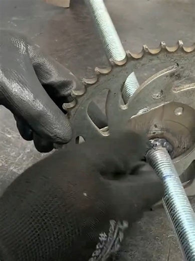Innovative DIY Tool from Old Saw Blade