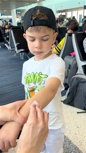 Smart Airport Hack: Safety Sticker for Kids in Case They Get Lost! #TravelHacks #AirportTips #FamilyTravel | Ollie Hacks