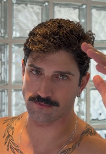 Como Fazer um Bigode Estiloso com Cavanhaque