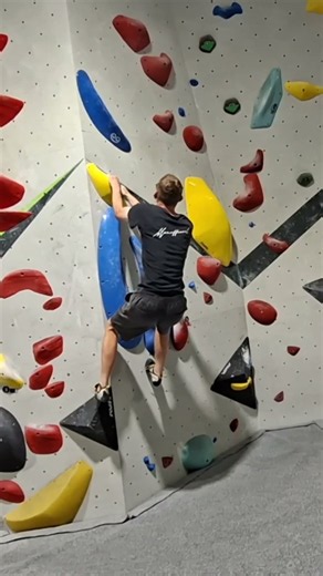very cool #270 #270bouldering #bouldering #rockclimbing #dynamic #campus #dyno #crimp #comp #v4 #v5
