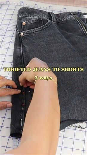 3 ways to turn thrifted jeans into shorts (professional) #sewing