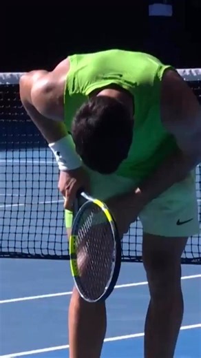 Carlos Alcaraz is struggling with injury… causing some controversy with a medical time out 🥵 | TNT Sports