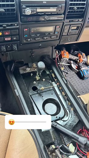 Out with the old linkage!! Say hello to the new 04 central diff lock linkage !!! #discovery2 #landrover #offroad #mudlife #6inchlift37s #onebadassdisco2 | El Peluche Arellano