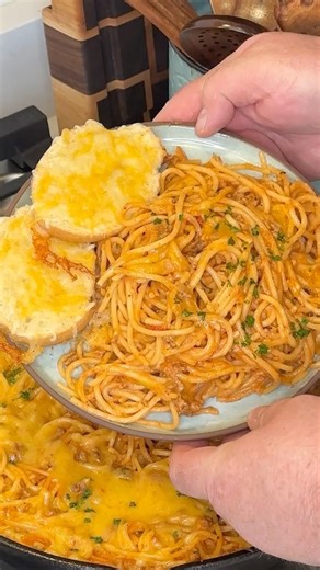 Cheesy Baked Spaghetti #recipe #pasta #cooking #easyrecipe