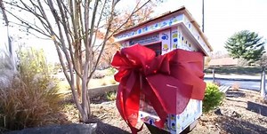 4.9K views · 102 reactions | Why does this Library have thumbprints all over it? Because students at DuFief Elementary in Maryland decorated it and put it outside their school! Their goal was to do something good for the school community and encourage a love of reading. You can do the same at your school (and save 10% on your Library purchase)! Learn how: bit.ly/SchoolsAndLibraries | Little Free Library | Facebook