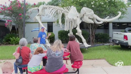 Life-sized mastodon model brings prehistoric education to Jefferson County kids