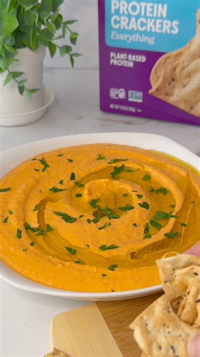 High-Protein Red Pepper Hummus #hummus #dip #partyfood #easyrecipes | Chew On This