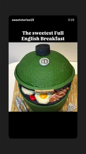 Full English Breakfast on a Big Gree Egg BBQ. 🔥Carved chocolate cake, including the lid. #cake