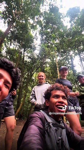 Kekuatan Porter Rinjani: Pemandangan Mengejutkan