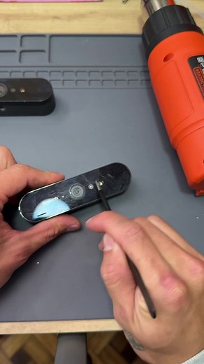 Cambio de vidrios rayados Logitech Brio