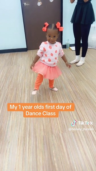 Toddler Dance Class Experience: My 1-Year-Old's Fun