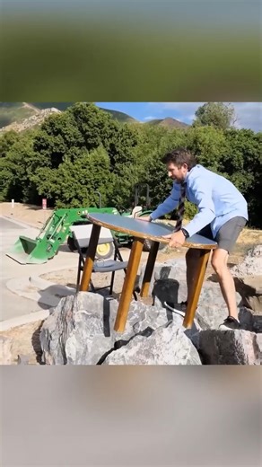 Is the wobbly table theorem ever wrong?