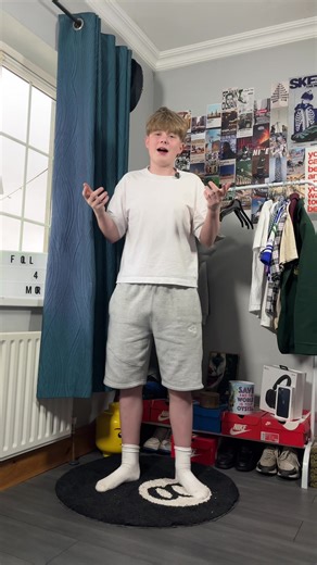 Embrace Underground Rapper Style with Baggy Fashion