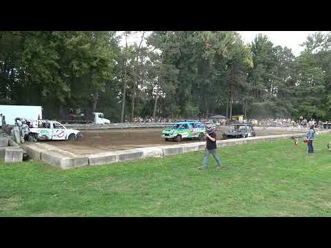 The turtle van runs its first run in Beeton junk run demolition derby 2025