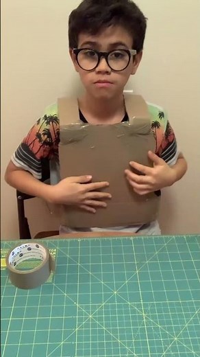 Making Cardboard armour!! (Tutorial) thanks for 40 subscribers!!