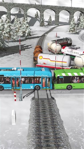 Kereta Balik Lagi Ada Adu Bus #train #railroad #railway #indianrailways