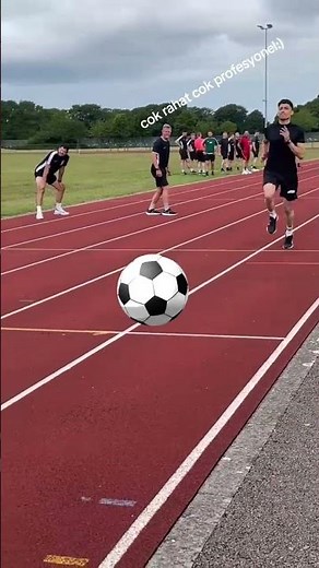 Watch how I pass the referee fitness test at top speed ⚡⚽ #FastestReferee#RefereeFitness#England