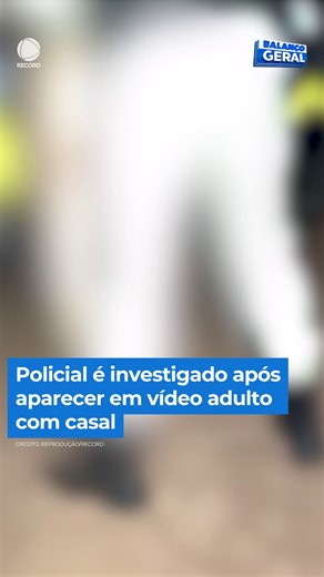 Um casal estacionou o carro em um local escuro e isolado para ter relações íntimas, mas acabou surpreendido por uma viatura da polícia. O que parecia ser apenas uma abordagem de rotina tomou outro rumo. Segundo o caso divulgado, o casal — que mantém um site de conteúdo adulto — teria convidado o policial a participar da gravação. O militar aceitou e manteve relações com a mulher, enquanto o marido filmava tudo. O vídeo foi publicado no site do casal, e agora o policial está sendo investigado pel