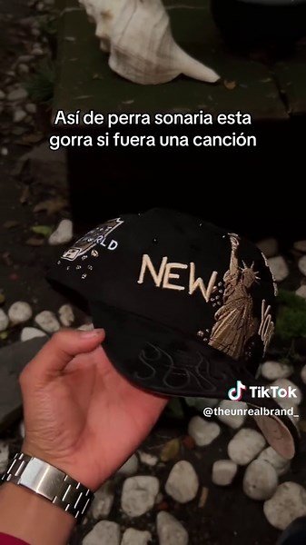 Gorras UNREAL: Drop Apocalíptico y Elegancia Total