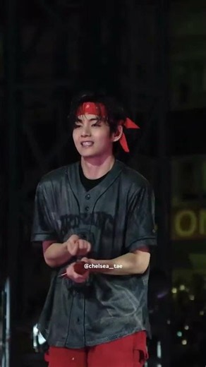 He looks Actractive With HEAD Band 💕🎊 World Tour Concert