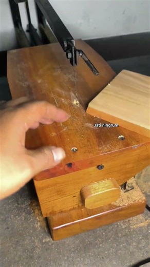 woodworking tricks using a scroll saw #woodworking #wooddesigner #carpenter #ideas