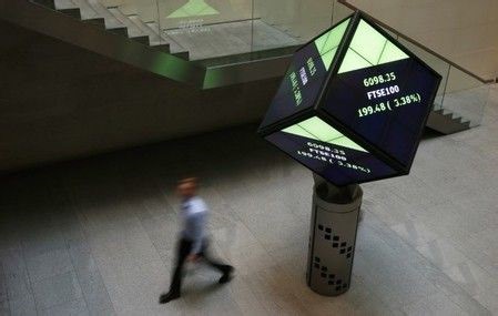 FTSE 100 tops 10,000 as starts New Year in style