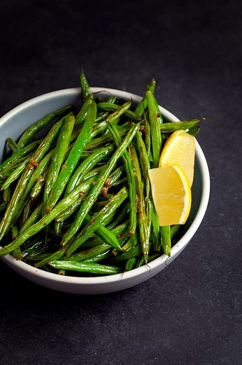 Roasted Green Beans with Lemon and Garlic