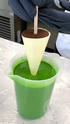 The Christmas Tree! 🎄 I had to repost this one! I hope you all had an amazing Christmas weekend! 💫 #amauryguichon #chocolate