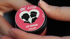 Pucker up! Simple steps to the perfect pout... www.lush.co.uk/article/how-get-perfect-pout | LUSH UK